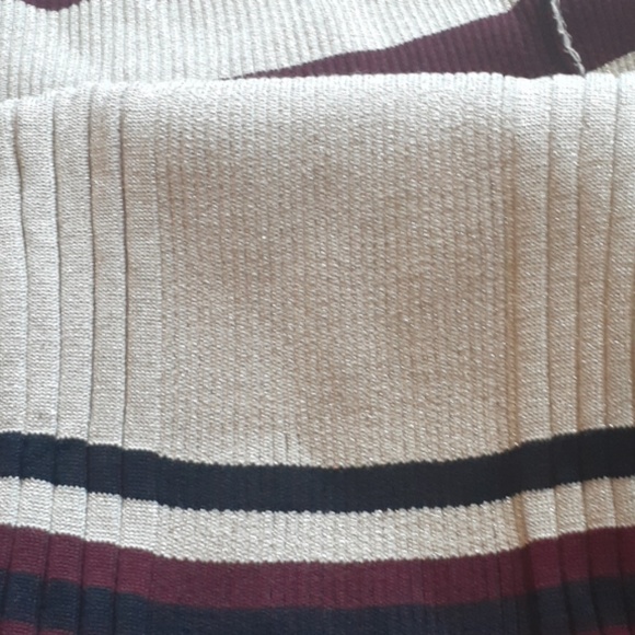 6/$25 Black Maroon Long Sleeve Sweater Dress - Picture 4 of 4